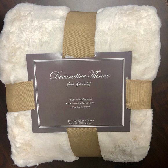 Set of 2 Faux Fur Throw Blanket, 50" x 60" - Picture 4 of 5